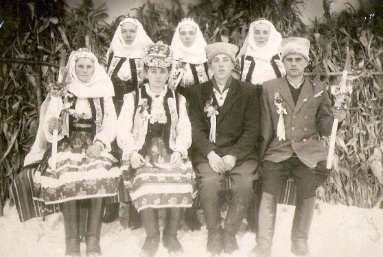 Опублікували старовинне весільне фото з Тернопільщини