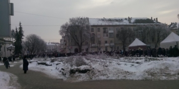 У Тернополі величезна черга людей, щоб побачити чудотворну ікону (фото)