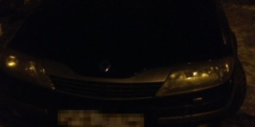 Водій напідпитку їздив на авто з підробленими номерами