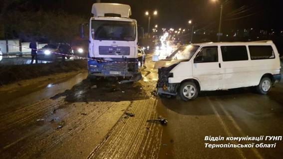 У ДТП на Тернопільщині потрапили три автомобілі