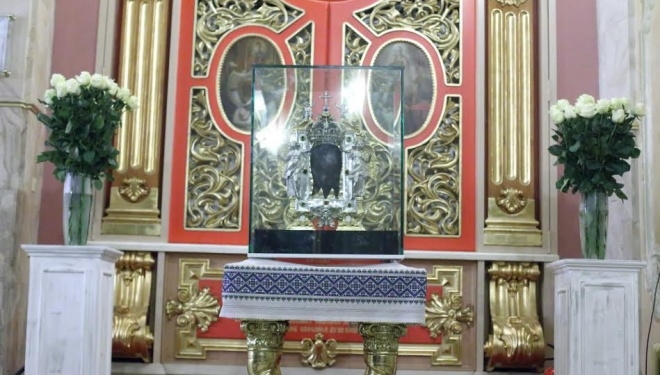 Сергій Надал з настоятелем Архикатедрального собору зустріли у Тернополі чудотворну ікону (ФОТО)