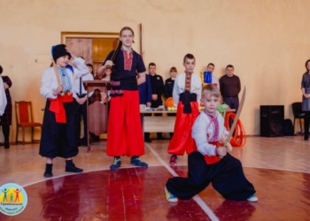 Школярі вшанували Революцію гідності патріотичним заходом “Будь гідним героїв” (ФОТО)