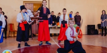 Школярі вшанували Революцію гідності патріотичним заходом “Будь гідним героїв” (ФОТО)