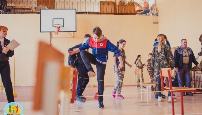 Школярі вшанували Революцію гідності патріотичним заходом “Будь гідним героїв” (ФОТО)