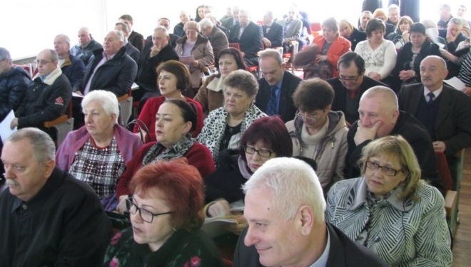 На Тернопільщині і далі грають у “профспілкову” демократію