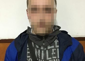 Затримали чоловіків, яких підозрюють у побитті чужої дитини на вулиці