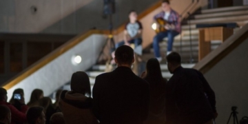 Тернопільські студенти влаштувати видовище просто на сходах університету