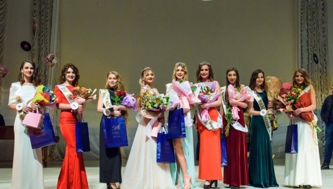 Як 11 красунь у Тернополі за корону змагалися (відео)