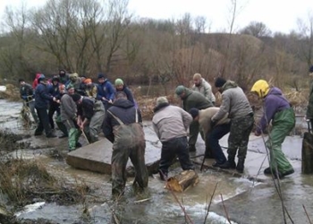 Людям на Тернопільщині набридло і вони самі демонтували незаконну міні-ГЕС