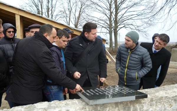 На Тернопільщині відновлюють поховання чехів та угорців (фотофакт)