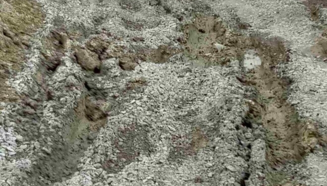 Бездоріжжя та ями на півметра: гість був шокований дорогами Тернопільщини (фото)