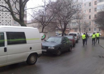 У Тернополі розфарбували нецензурними висловлюваннями десятки автомобілів