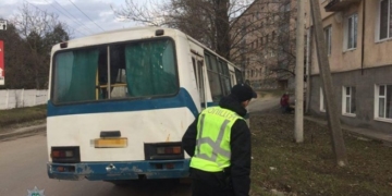 Водій автобуса п’яним їздив за кермом