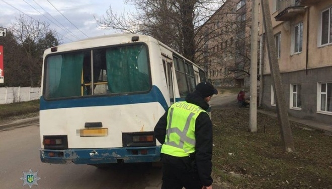 Водій автобуса п’яним їздив за кермом
