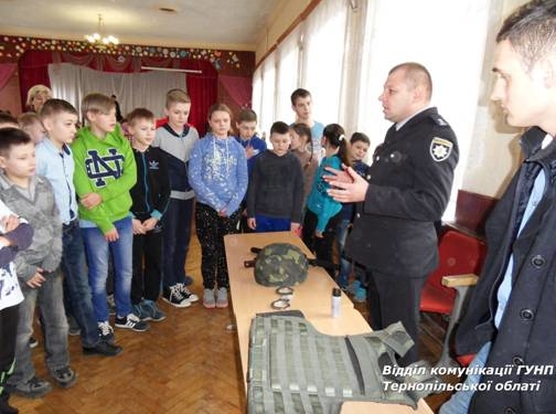 До школярів у Тернополі завітали поліцейські
