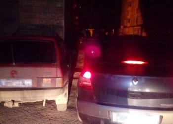 П’яні чоловіки, які були в автомобілі, що потрапив у ДТП, лишили його посеред дороги і кинулися навтьоки