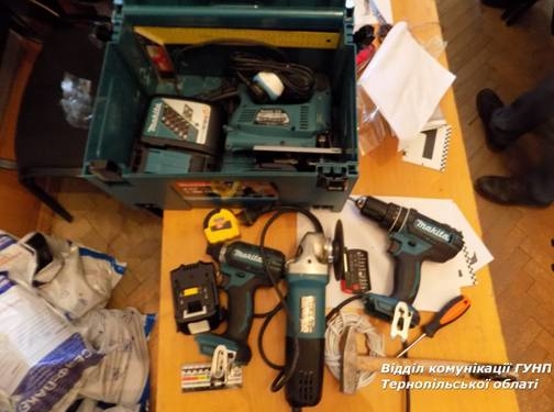 Затримали банду, яка обкрадала будинки поблизу Тернополя