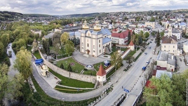 Неймовірні фото архітектурної пам’ятки Тернопільщини вразили українців (ФОТО)