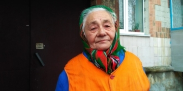 Неймовірна жінка, яка вже 57 років прибирає Тернопіль (фото)