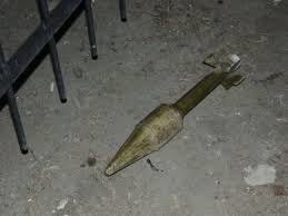 Біля залізничного вокзалу теребовлянець знайшов снаряд від гранатомету