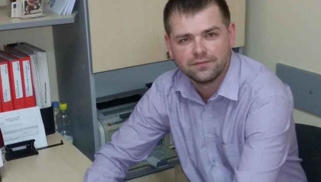 Активіст судиться з міською радою, куди прилаштував на роботу всю свою родину