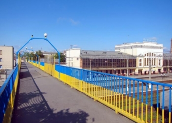 Пішохідний міст через залізничну колію на місяць перекривають в Тернополі