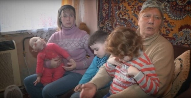 Новий скандал на Тернопільщині: соцслужби хочуть забрати у матері троє дітей