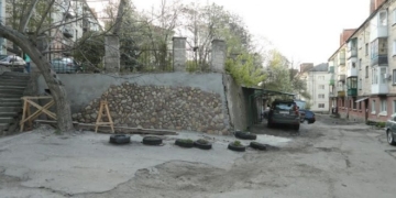 На вулиці Танцорова, 22 стартує капітальний ремонт двору