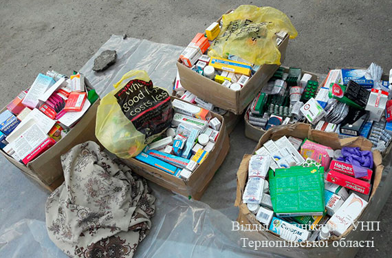 Як провізор продавала протерміновані і фальшиві ліки за межами аптеки (ФОТО)