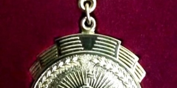 На 70 років тернопільському ректору подарували медаль (фотофакт)