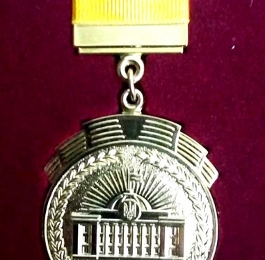 На 70 років тернопільському ректору подарували медаль (фотофакт)