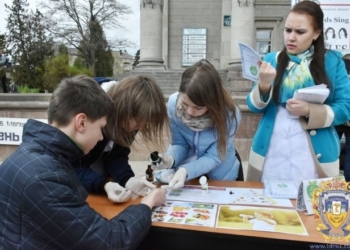 Тернополянам вимірювали тиск просто на вулиці
