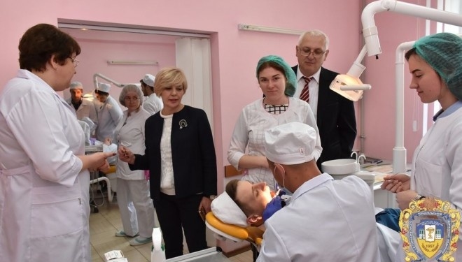 Професори та доценти-стоматологи готові консультувати тернополян