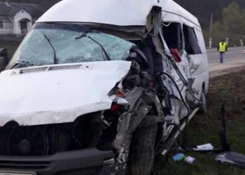 В аварію потрапив бус, який перевозив людей з Польщі