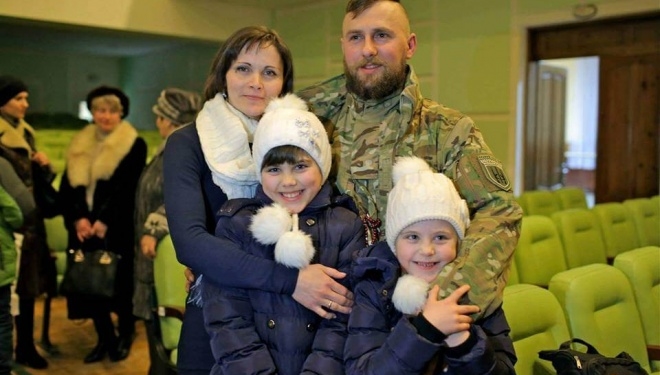 Тернопільський кіборг “Фазан” після важкого поранення повернувся додому