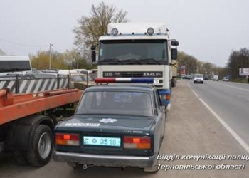 Дві фури з львівським сміттям затримали на Тернопільщині (ФОТО)
