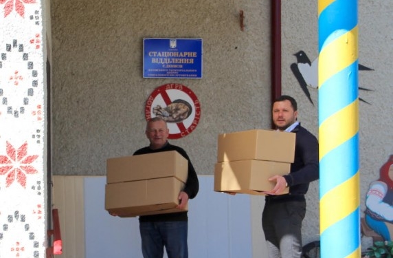 Понад дві тисячі потребуючих отримали на Великдень паски, що спекли за сприяння фонду Ігоря Гуди (фото)