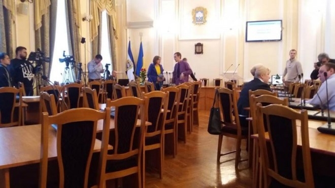 Чому фракції Самопомочі та БПП втрутились у партійний свободівський конфлікт і зірвали сесію Тернопільської міської ради