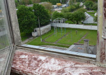 З вікна військкомату вистрибнув молодий хлопець