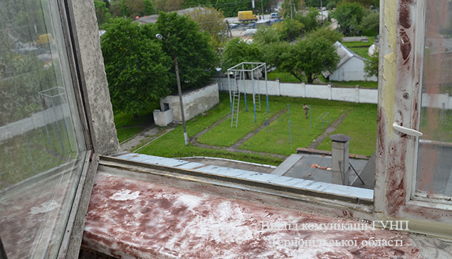 З вікна військкомату вистрибнув молодий хлопець