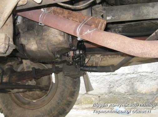 Щоб вбити чоловіка до його автомобіля прикріпили снаряд