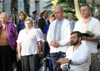 Пам’ятний знак воїнам, що віддали життя за Україну, відкрили у Тернополі
