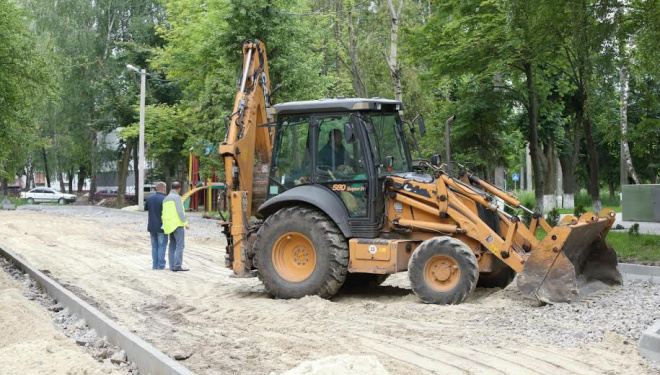 Міжквартальний проїзд на вулиці Лук’яновича, 1- Бродівська, 50 ремонтують в Тернополі