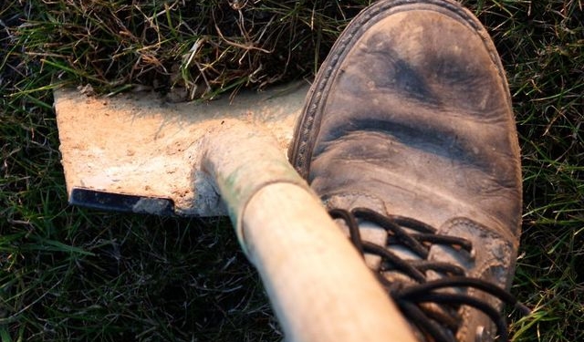 40-річному сину набридла матір і він закопав її