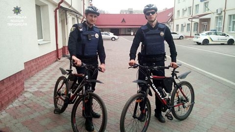 У Тернополі працюватимуть поліцейські на двоколісниках (фотофакт)