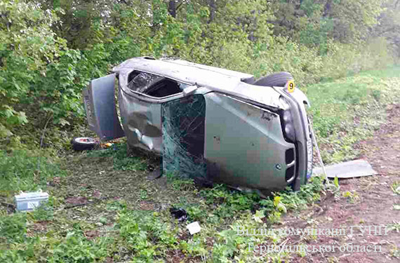 У ДТП перекинувся автомобіль – загинув пасажир (ФОТО)