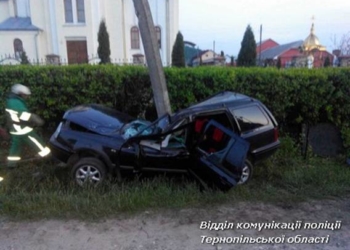 Смертельне ДТП на Тернопільщині: загинули два хлопці (ФОТО)