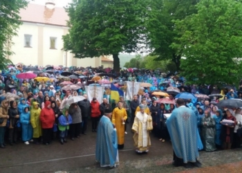 Тернопільські матері ходили на прощу до Зарваниці