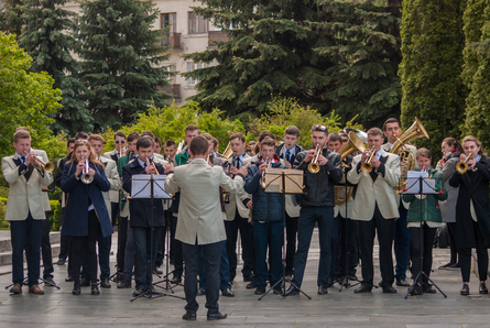 У день надання безвізового режиму Тернопільщина підняла прапори України та Євросоюзу (фото)