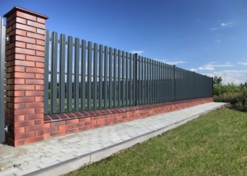 У Тернополі хочуть забрати паркани та огорожі, які закривають красиві місця та обмежують рух дворами